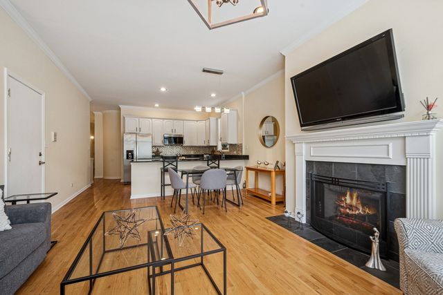 1720 W Diversey Parkway 1, Chicago, IL 60614