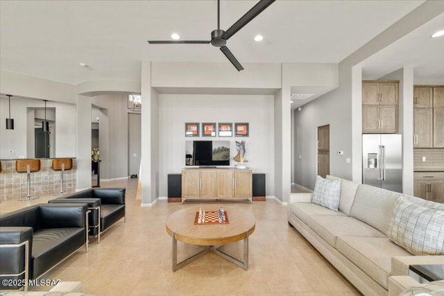 14189 N Silent Ridge Court, Marana, AZ 85658