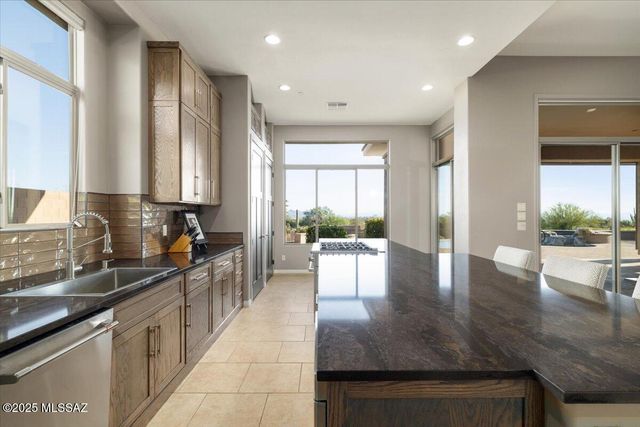 14189 N Silent Ridge Court, Marana, AZ 85658