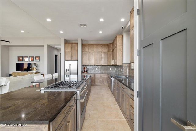 14189 N Silent Ridge Court, Marana, AZ 85658