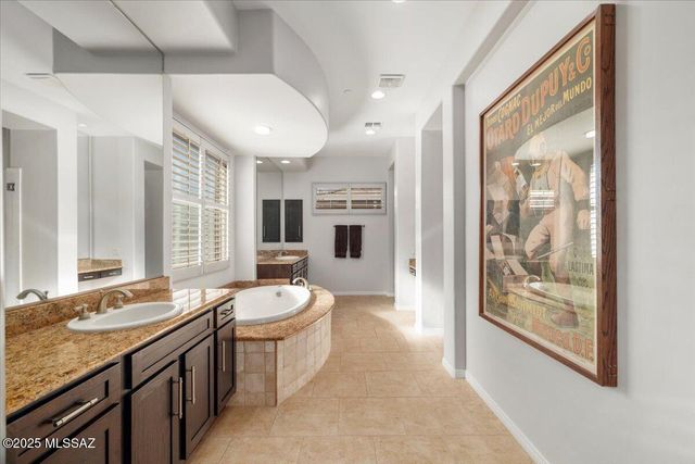 14189 N Silent Ridge Court, Marana, AZ 85658