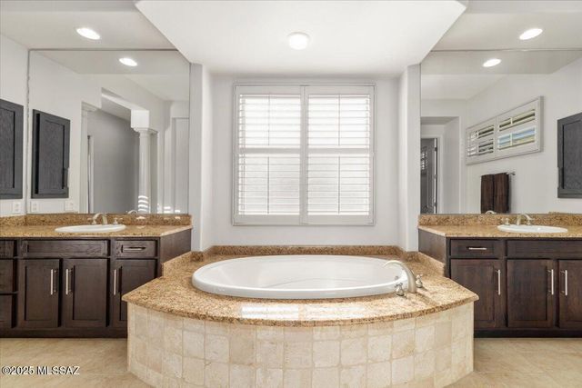 14189 N Silent Ridge Court, Marana, AZ 85658