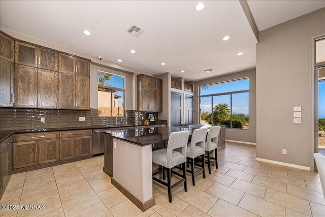 14189 N Silent Ridge Court, Marana, AZ 85658