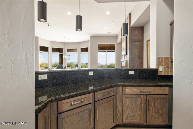 14189 N Silent Ridge Court, Marana, AZ 85658