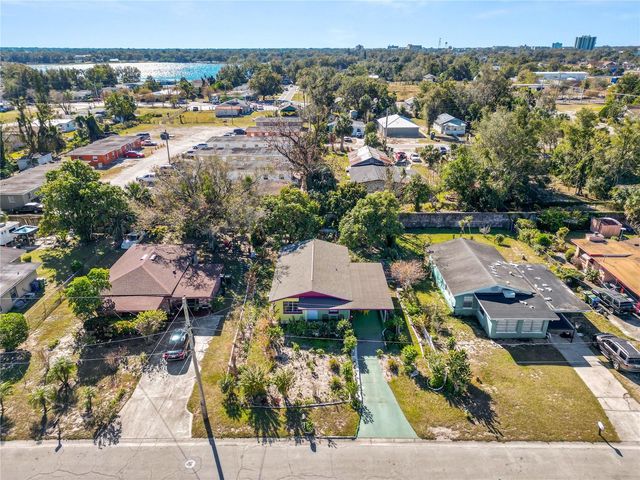 300 AVENUE V NE, Winter Haven, FL 33881