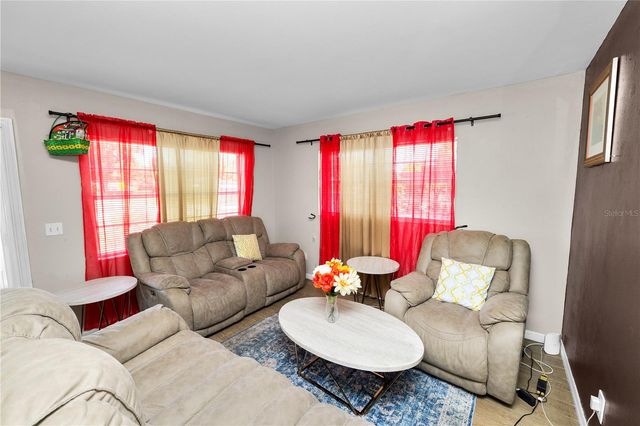 300 AVENUE V NE, Winter Haven, FL 33881