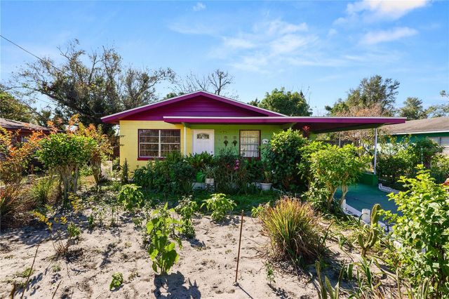 300 AVENUE V NE, Winter Haven, FL 33881