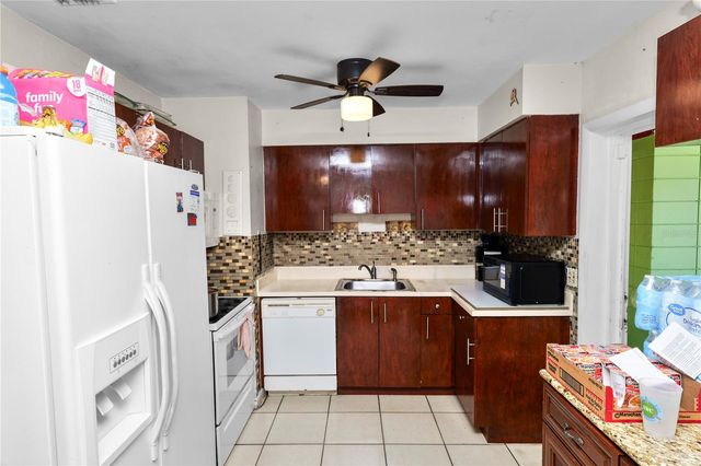 300 AVENUE V NE, Winter Haven, FL 33881