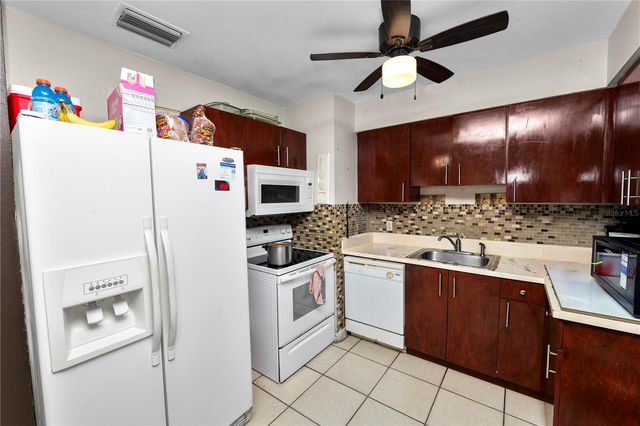 300 AVENUE V NE, Winter Haven, FL 33881