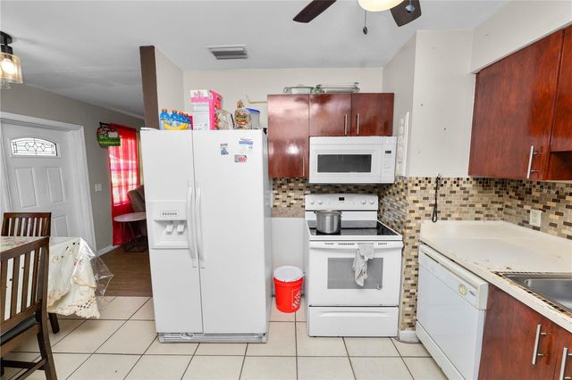 300 AVENUE V NE, Winter Haven, FL 33881