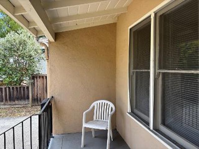 827 Chestnut Street, Redwood City, CA 94063