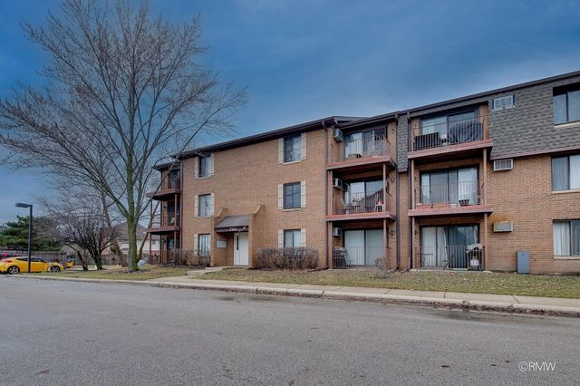 710 N Briar Hill Lane 5, Addison, IL 60101
