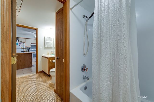 710 N Briar Hill Lane 5, Addison, IL 60101