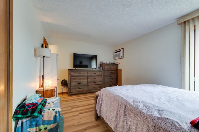 710 N Briar Hill Lane 5, Addison, IL 60101