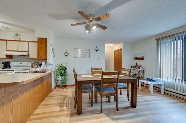 710 N Briar Hill Lane 5, Addison, IL 60101