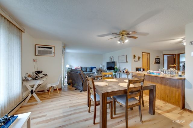 710 N Briar Hill Lane 5, Addison, IL 60101