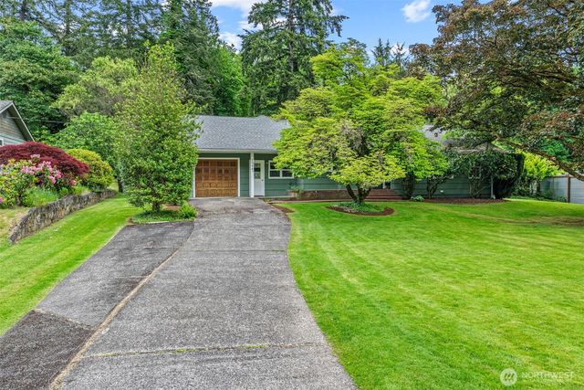 2944 Madrona Drive, Longview, WA 98632