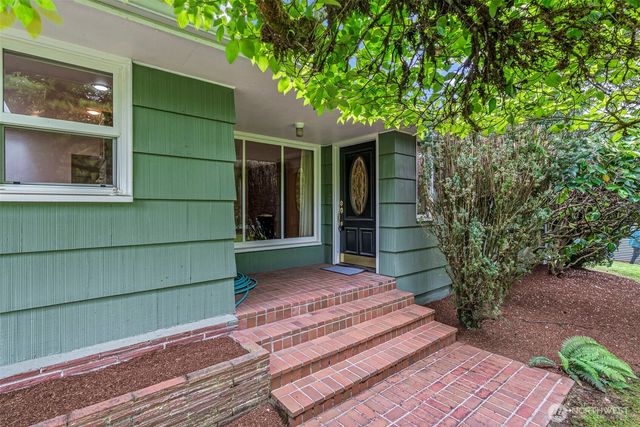 2944 Madrona Drive, Longview, WA 98632