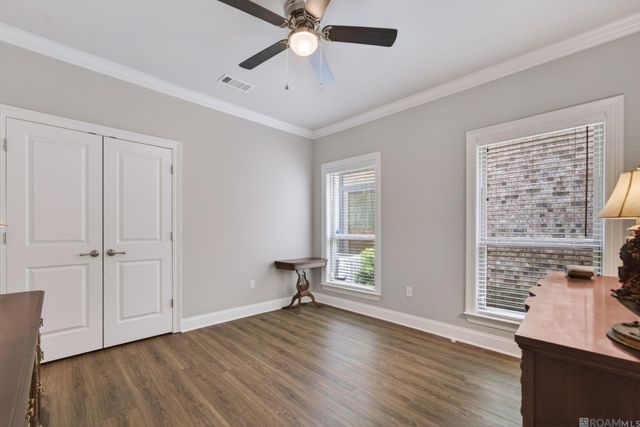 5351 Courtyard Dr, Gonzales, LA 70737