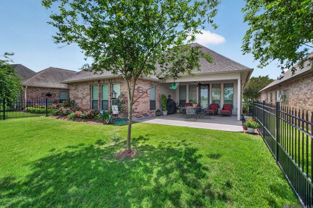 5351 Courtyard Dr, Gonzales, LA 70737