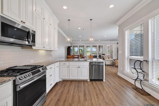 5351 Courtyard Dr, Gonzales, LA 70737