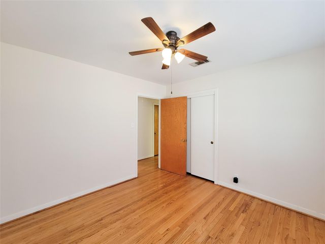 5442 Kinglet Street, Houston, TX 77096