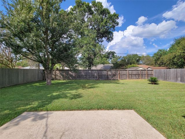 5442 Kinglet Street, Houston, TX 77096