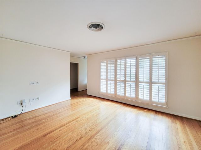 5442 Kinglet Street, Houston, TX 77096