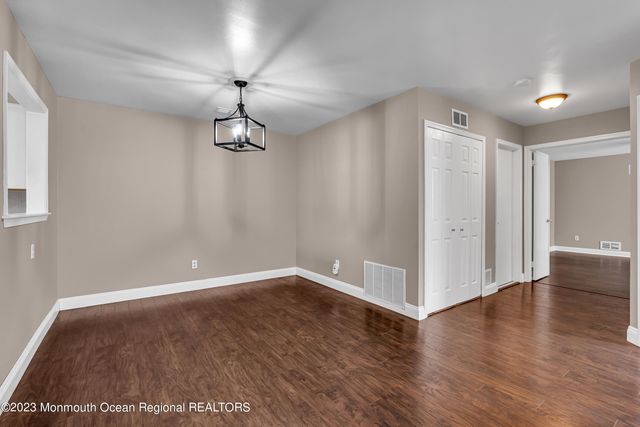 131 Wellington Court 4-1, Manalapan, NJ 07726