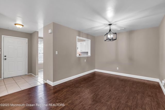 131 Wellington Court 4-1, Manalapan, NJ 07726