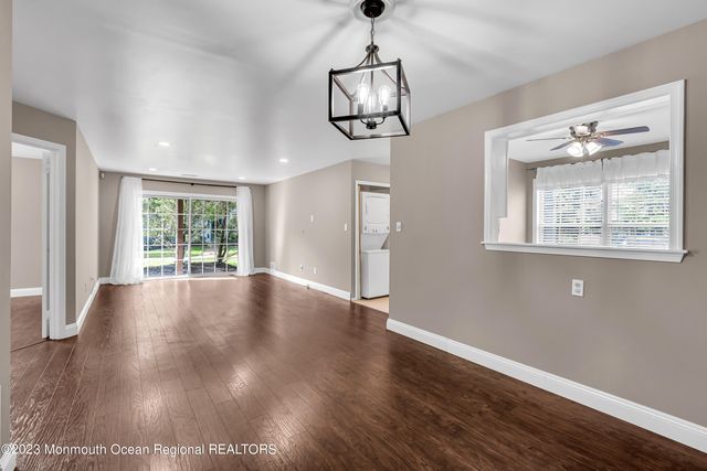 131 Wellington Court 4-1, Manalapan, NJ 07726