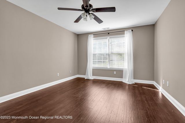 131 Wellington Court 4-1, Manalapan, NJ 07726