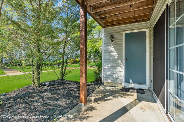 131 Wellington Court 4-1, Manalapan, NJ 07726