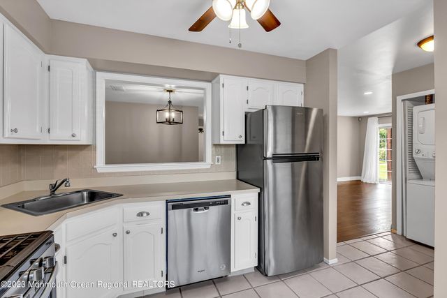 131 Wellington Court 4-1, Manalapan, NJ 07726