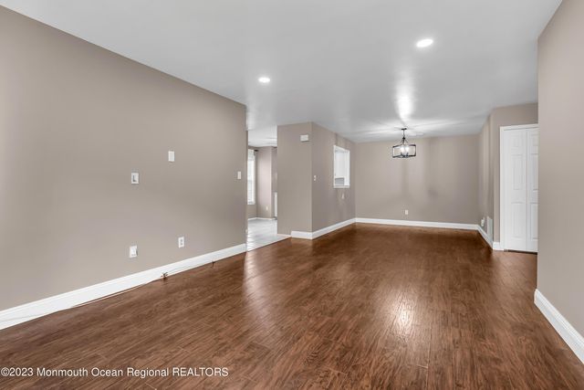 131 Wellington Court 4-1, Manalapan, NJ 07726