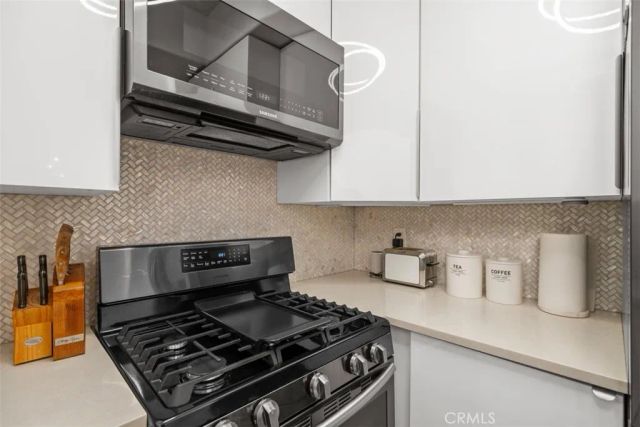 7110 La Tijera J202, Los Angeles, CA 90045