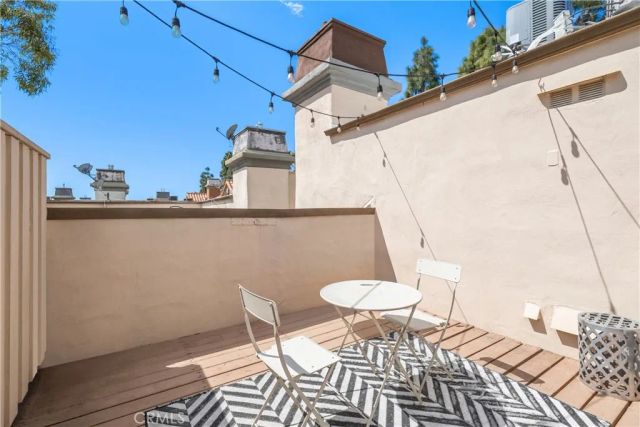 7110 La Tijera J202, Los Angeles, CA 90045