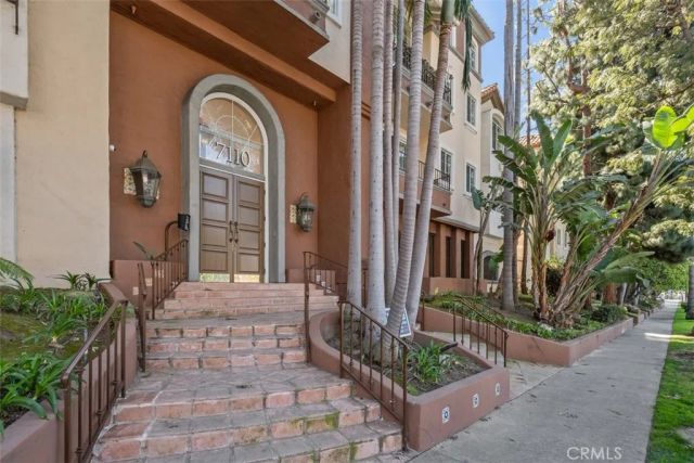 7110 La Tijera J202, Los Angeles, CA 90045