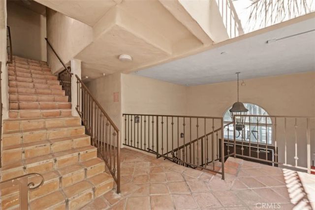 7110 La Tijera J202, Los Angeles, CA 90045