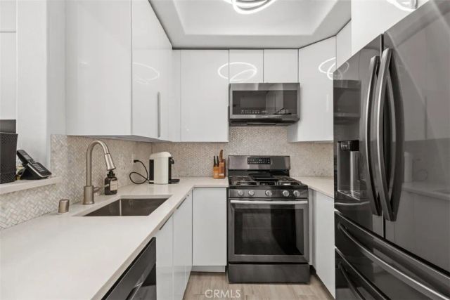 7110 La Tijera J202, Los Angeles, CA 90045