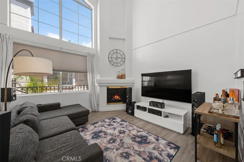 7110 La Tijera J202, Los Angeles, CA 90045
