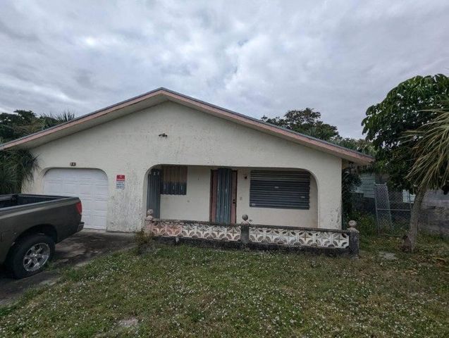 24 NW 7th Avenue, Delray Beach, FL 33444