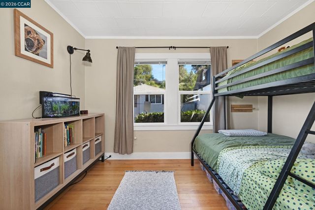 26 Cooke St, Crockett, CA 94525