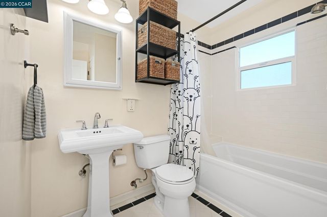 26 Cooke St, Crockett, CA 94525