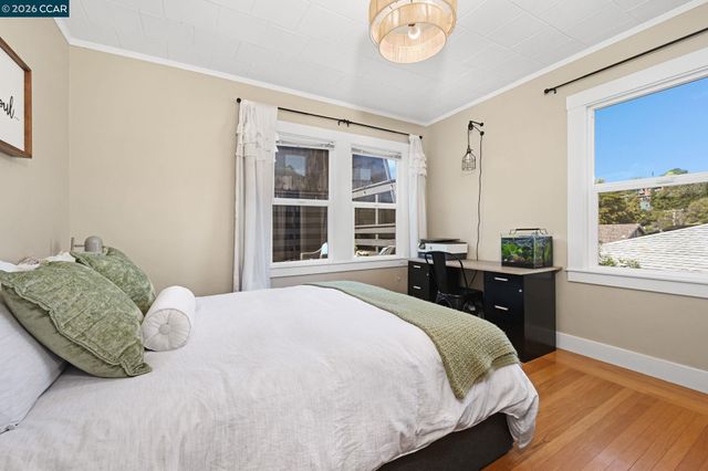 26 Cooke St, Crockett, CA 94525