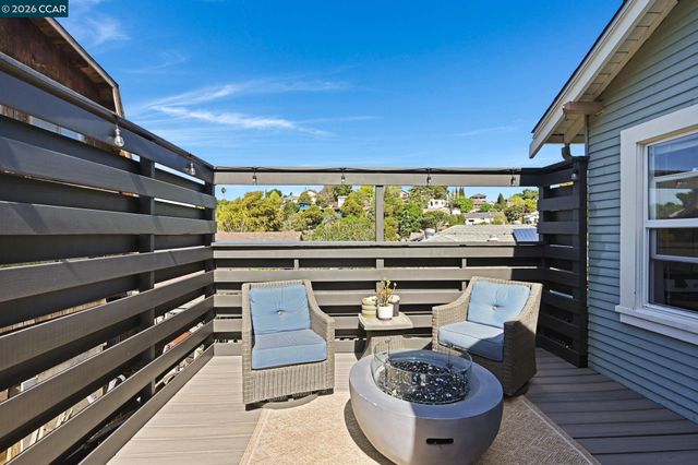 26 Cooke St, Crockett, CA 94525