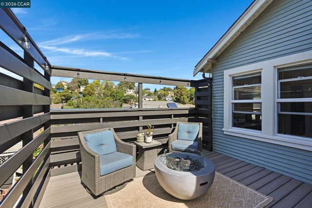 26 Cooke St, Crockett, CA 94525