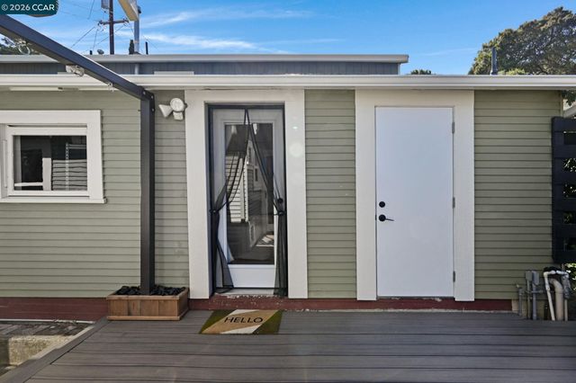 26 Cooke St, Crockett, CA 94525