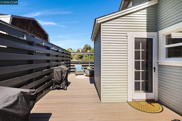 26 Cooke St, Crockett, CA 94525