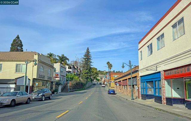 26 Cooke St, Crockett, CA 94525